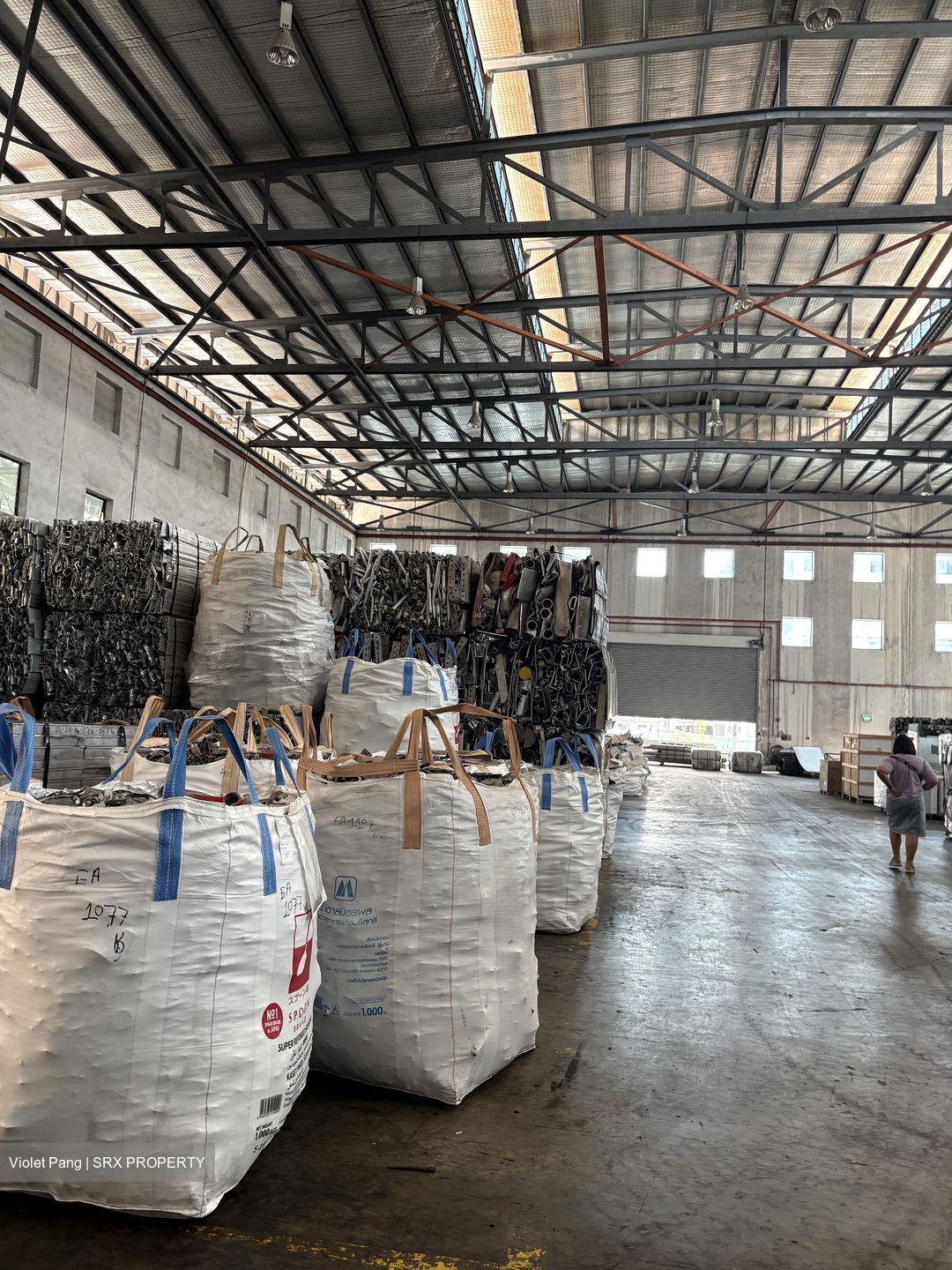 Pioneer Road North (D22), Warehouse #587785571